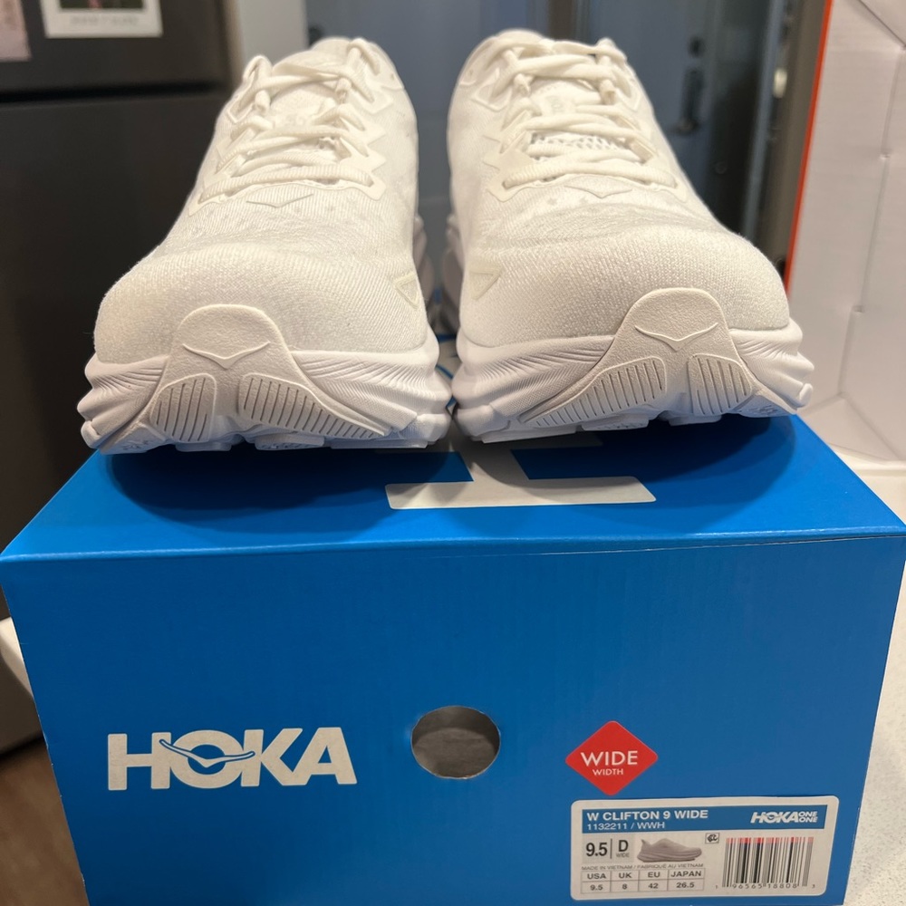 BRAND NEW Hoka Clifton 9 White